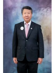 左天喬(中央)